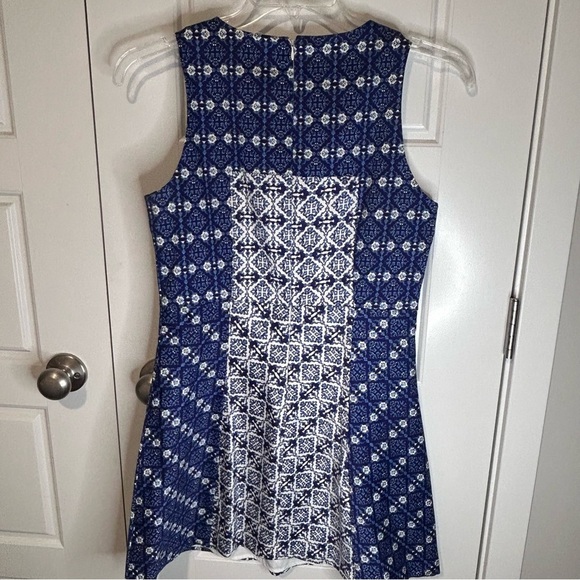 Romeo and Juliet Couture Medium Dress Women’s - Picture 4 of 5